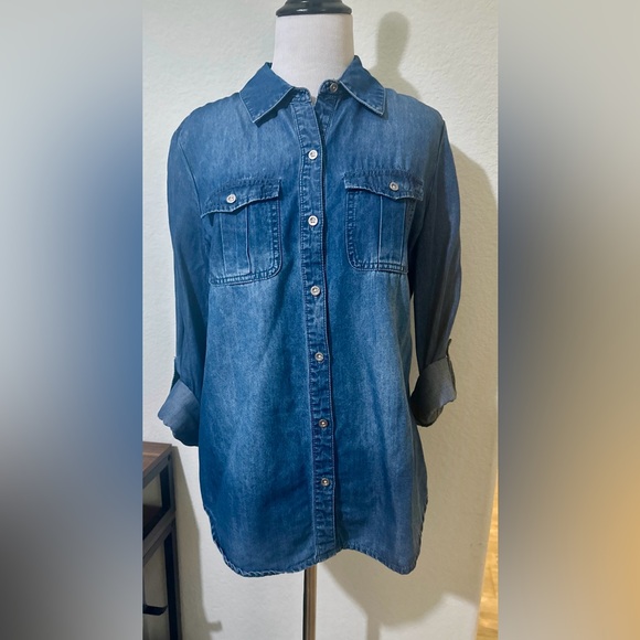 Chico’s Distressed Lightweight Denim Shirt Roll Up Sleeves Size 0 - Picture 1 of 6